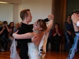 Unsere Turnierpaare ertanzen den November!